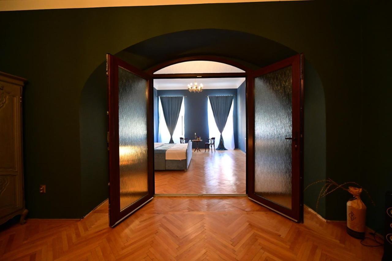 Lovely 2 Bedroom Apartment In Historic City Center Сибиу Екстериор снимка
