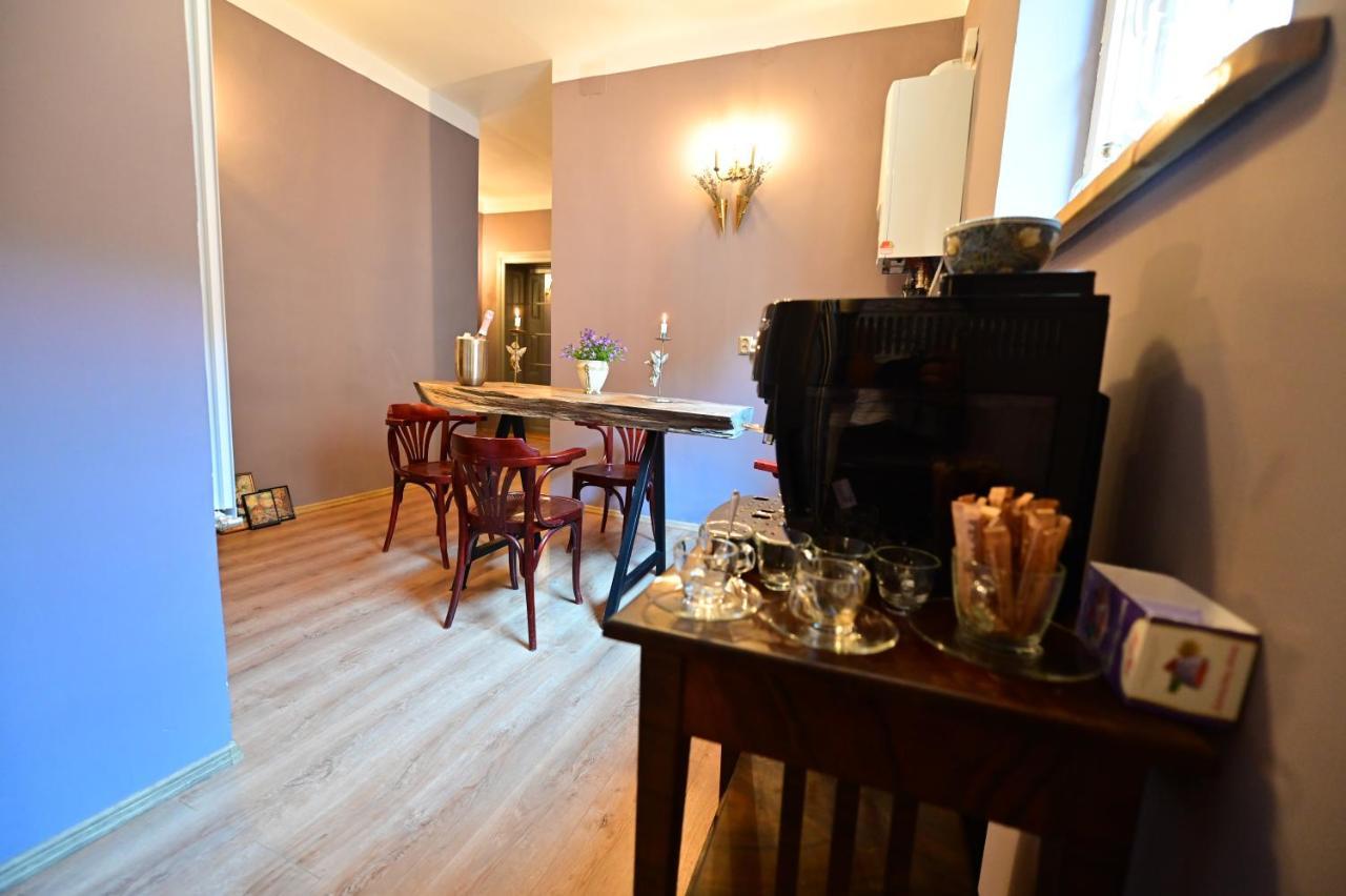 Lovely 2 Bedroom Apartment In Historic City Center Сибиу Екстериор снимка
