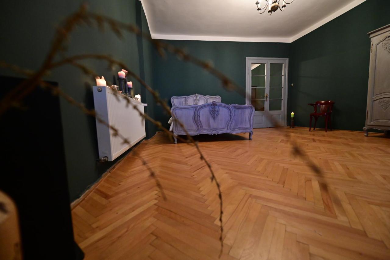Lovely 2 Bedroom Apartment In Historic City Center Сибиу Екстериор снимка