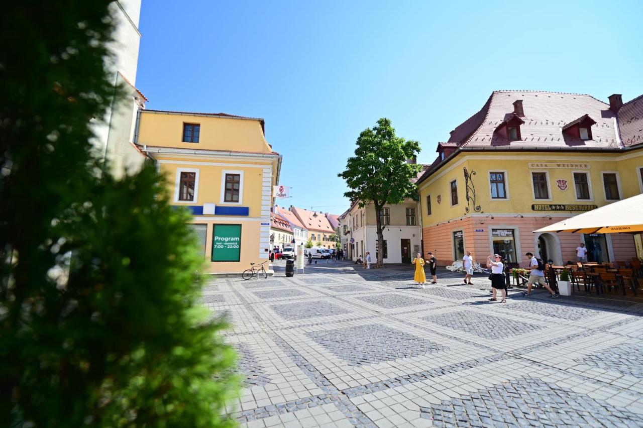 Lovely 2 Bedroom Apartment In Historic City Center Сибиу Екстериор снимка
